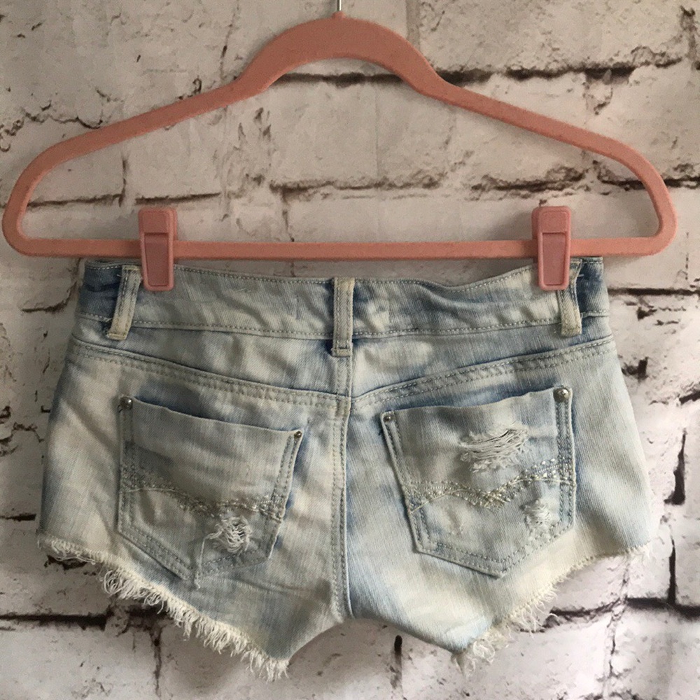 SOLD❗️ALMOST FAMOUS PREMIUM distressed jean shorts - Picture 3 of 8